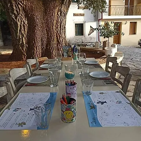Appartement Lovely In With Its Own Pool Strinilas