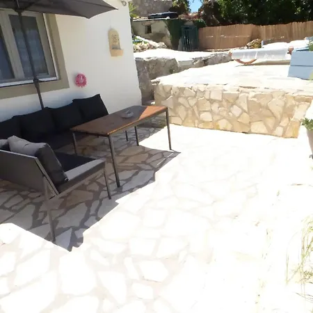 Lovely In Strinilas With Its Own Pool Апартаменты Strinilas