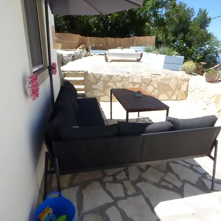 Апартаменты Lovely In Strinilas With Its Own Pool Strinilas