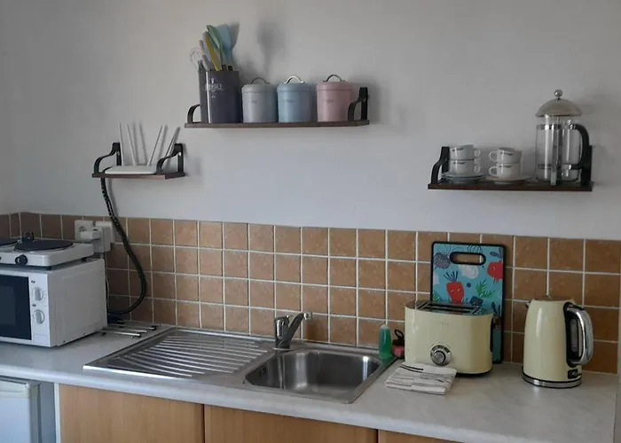 Lovely In With Its Own Pool *